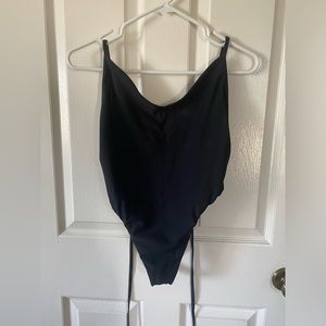 Jolyn Steve 2 - Size M - Black ::Worn a couple of times. Suit like new condition